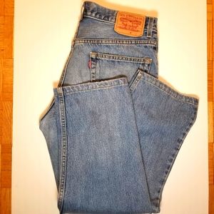 Levi's 505 regular fit mens Jean's size: 34-30